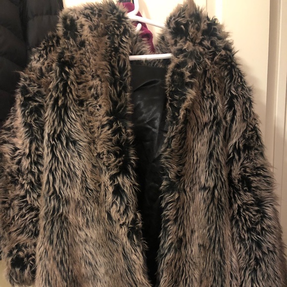 Spirit Hood - Picture 1 of 2
